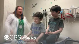 Doctors and nurses celebrate end of chemo for 5-year-old with song