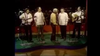 IRISH ROVERS w CLANCY BROS Pt 2 1972