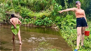 Harvesting Stream Snails to Sell and Cook - Daily life of a Country Girl - Off Grid Living