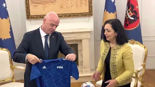 Presidentja e vendit Vjosa Osmani ka pritur në takim presidentin e FIFA-s Gianni Infantino