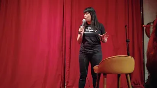 Istanbul Comedy Club | Aslı Akbay | Turkish in Switzerland | QMTv