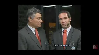 Cleber Machado e o tic da cabeçada