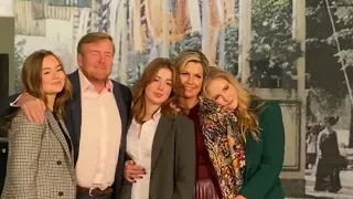 Fotosessie Koninklijke gezin: Máxima, Amalia, Ariane, Alexia en Willem-Alexander in de nieuwe kerk