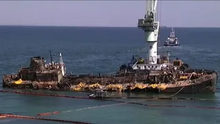 В Одессе подняли нефтяной танкер "Delfi"