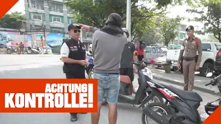 Abzocke von Touristen? Polizeikontrolle auf Koh Samui endet laut! | Achtung Kontrolle | Kabel Eins