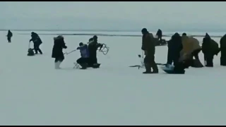 Оторвало лед. Спасение рыбаков. Сахалинская рыбалка.
