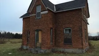 Exploring Abandoned O'Conner House Whitby, Ontario