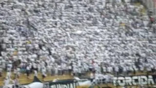 Torcida Jovem do Santos invadindo o Pacaembu