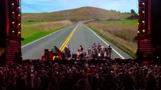 Willie Nelson - On the Road Again (Live at Farm Aid 2014)