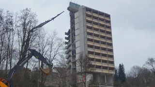 Der große Abriss - tear down of a tower block