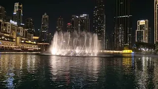 Dubai fountain show Enti omri