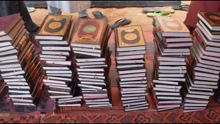 Раздача 1000 копий Корана в Африке