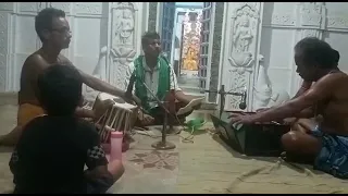 [[Jhipi jhipi barasare jaani lo Mandira ]]