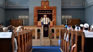 Führung durch eine jüdische Synagoge erklärt alle Teile (Unterrichtsfilm)