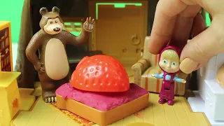 Maşa Koca Ayı Reçelli Ekmek Yapıyor Masha And Bear