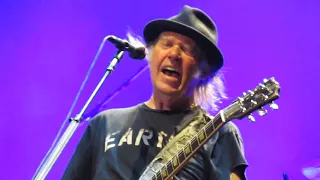 Neil Young - Like A Hurricane 10-7-2019 Ziggo Dome Amsterdam