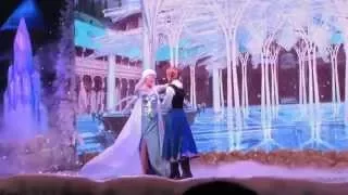 Anna and Elsa Frozen Sing along