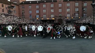 🇨🇭 Basel Tattoo 2022, Opening with Conal McDonagh, Basel Tattoo Chor, Massed Pipes 'n Drums 🏴󠁧󠁢󠁳󠁣󠁴󠁿