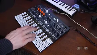 Arturia Microfreak - Light sensitive - Bug or Feature?