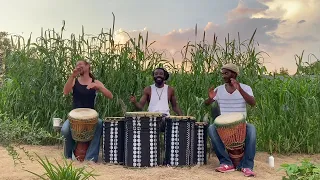 Djembe Drumming - Meendjaani