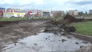 «Меньше воровать надо!»: жители Стерлитамака жалуются на грязь вместо дороги