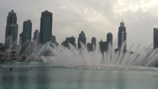 Танцующие фонтаны днём. Дубай, ОАЭ. Dubai Fountains, UAE.