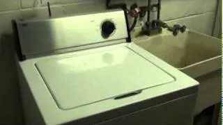 FunnyJunk - Washer Plays Epic Beat!