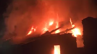 Під час пожежі вогнеборці врятували від вогню 8 забудов та 1 авто