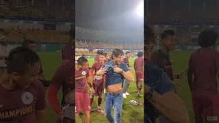 A well deserved moment for #JuanFerrando! 👊👑 | #HeroISL #HeroISLFinal #ATKMohunBagan #Shorts