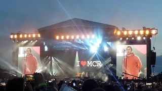 Liam Gallagher feat. Chris Martin - Live Forever [One Love Manchester]