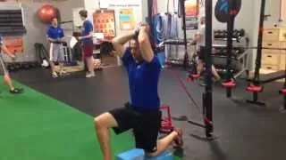 Functional Integrated Training-Half Kneeling Anti Extension Pallof