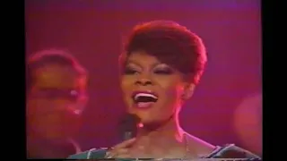 Dionne Warwick | SOLID GOLD | “How Will I Know” (1985)