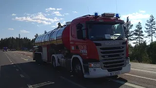 Brandbilar från Polen passerar genom Mora - Fire trucks from Poland passing through Mora, Sweden