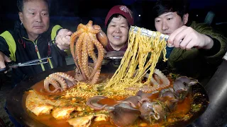 [광고] 갓 잡은 해산물이 직송으로 집으로~ 문어낙지 해물라면!(Instant noodles with fresh seafood) 요리&먹방! - Mukbang eating show