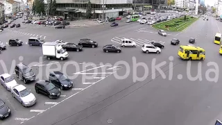 ДТП на площади Победы в Киеве (+1 в наш плейлист)