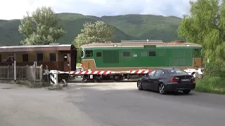 Passaggio a livello Caporio (RI) con treno storico//level crossing with historic train