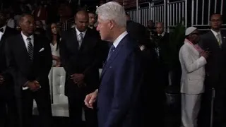 Bill Clinton Escorts Muhammad Ali's Widow Into Memorial Service