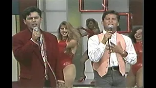 Leandro e Leonardo cantam "Bobo" 1994 Programa Clube do Bolinha Tv Band✔️