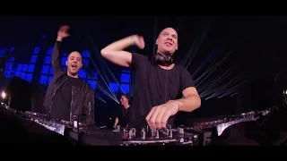 Noisecontrollers & Wildstylez - A Different Story (Noisecontrollers & Wildstylez Live Qlimax 2015)