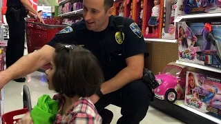 Issaquah Police: Kids Shop With a Cop