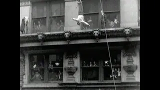 Houdini straitjacket escape in Chicago