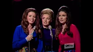 The Carter Sisters- “Dear Mama” on the Johnny Cash Show LIVE (1971)