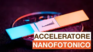 Acceleratore di particelle nanofotonico