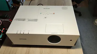 Projektor projekt Epson emp 6110 élesztés.