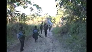 Guerrilleros en zona población civil