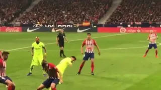 Unreal nutmeg from Lionel Messi