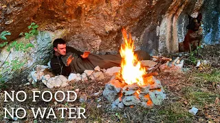 2 DAYS SOLO Winter Survival Challenge - NO FOOD - NO WATER 3 Items Only