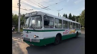 Троллейбус ЗИУ-5Д 1964г.на "День Республики." Теперь в Чебоксарах современные "Горожанины УТТЗ".