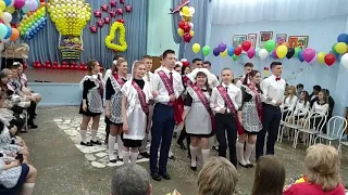 Выпускной вальс 2018 в школе 98 (Хореограф Александр Плешков)