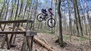 Mit Cross Country HARDTAIL MTB schmerzhaft auf dem NoJokes Trail | FLOWTRAIL STROMBERG 2022